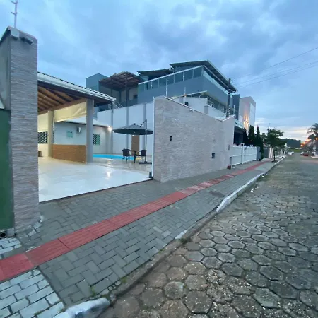 Casa No Centro De Balneario Camboriu Villa Exterior photo